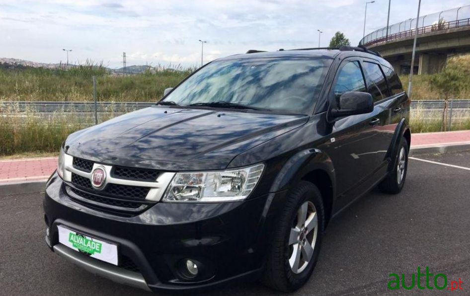 2011' Fiat Freemont 2.0 M-Jet photo #1