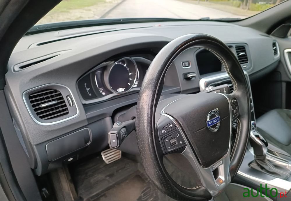 2018' Volvo V60 photo #6