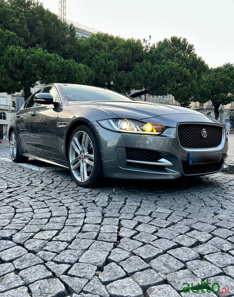 2016' Jaguar XE photo #2
