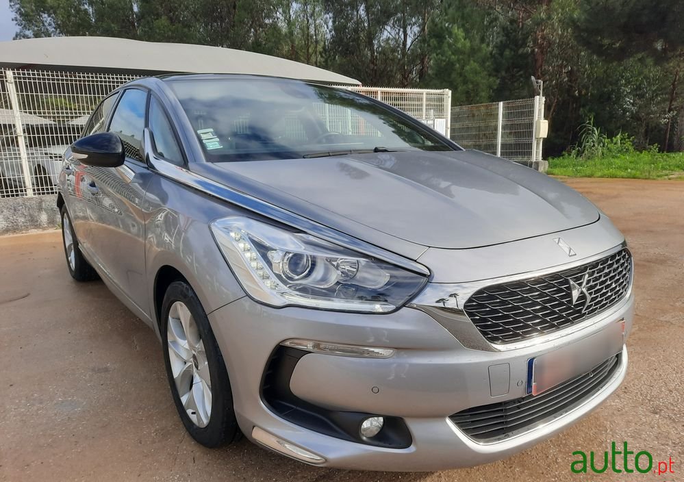 2018' DS Automobiles Ds5 photo #2