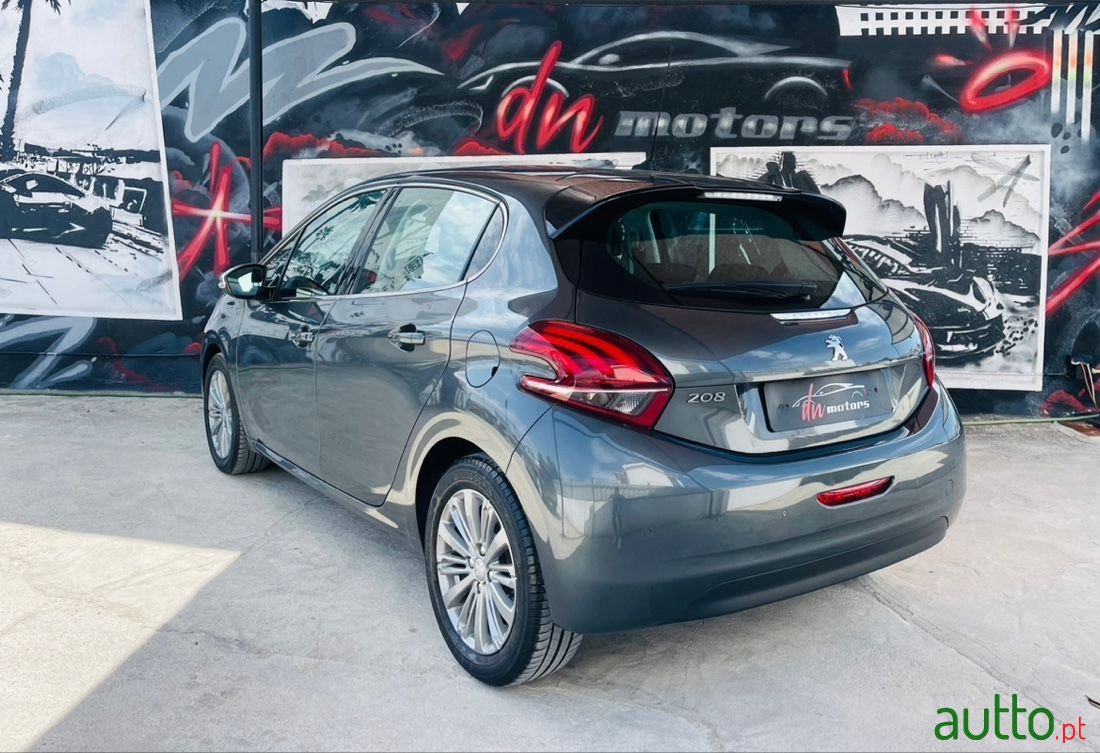 2017' Peugeot 208 photo #2