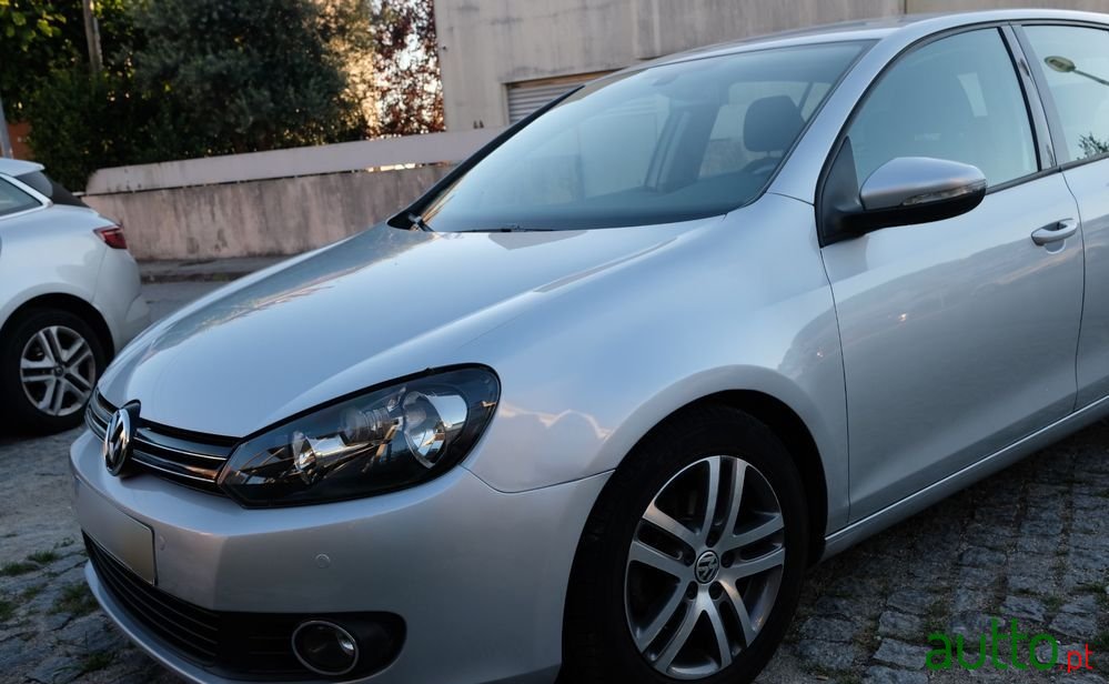 2008' Volkswagen Golf photo #6