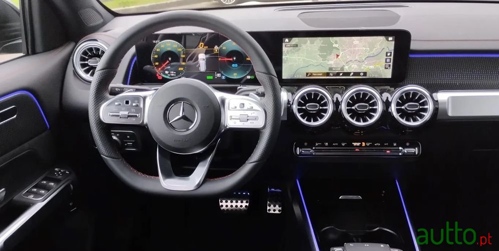 2023' Mercedes-Benz EQB 250 Amg Line photo #3