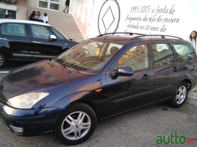 2002' Ford Focus Sw photo #2