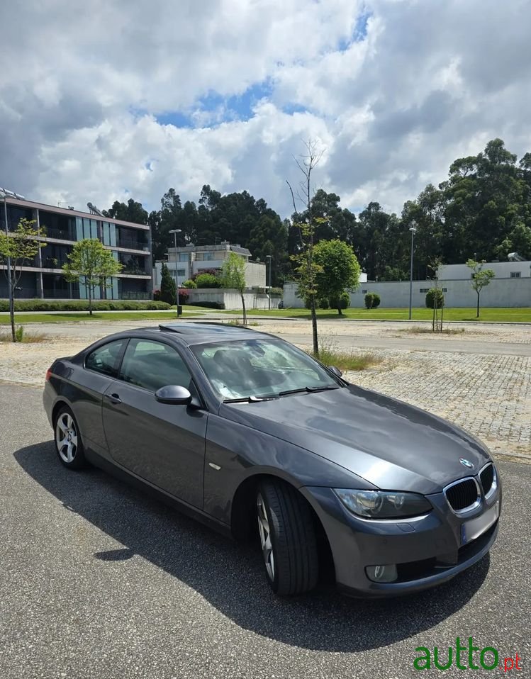 2008' BMW 320 D photo #5