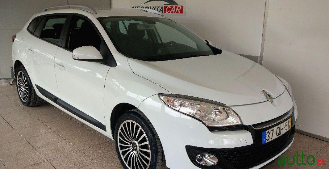 2012' Renault Megane Sport Tourer photo #1