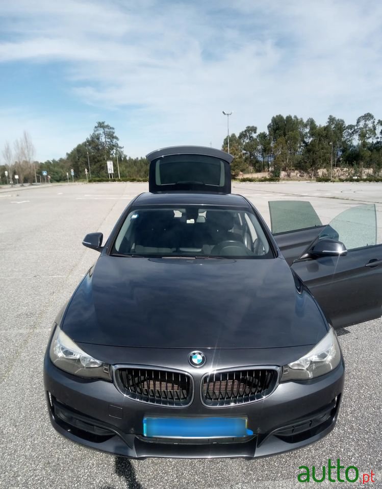 2014' BMW 318 Gran Turismo photo #1