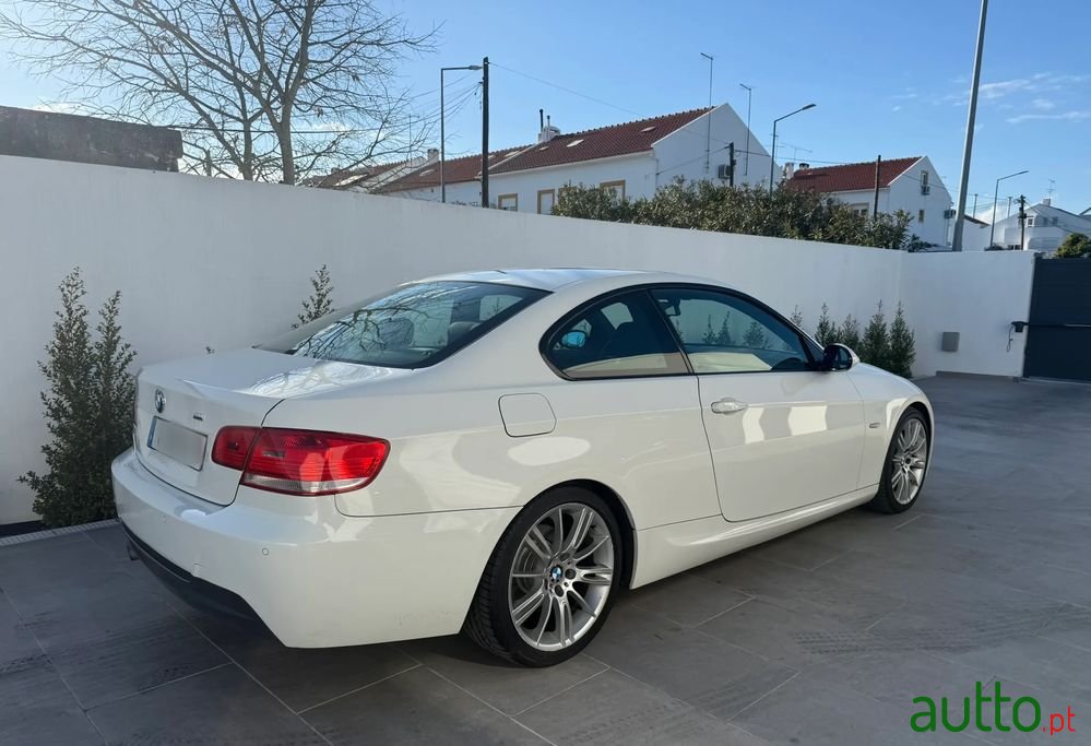 2009' BMW Série 3 I photo #6