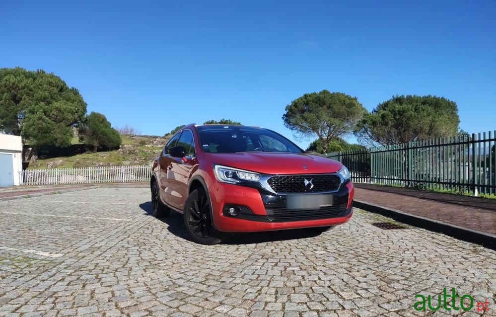 2016' DS Automobiles Ds4 Crossback photo #1