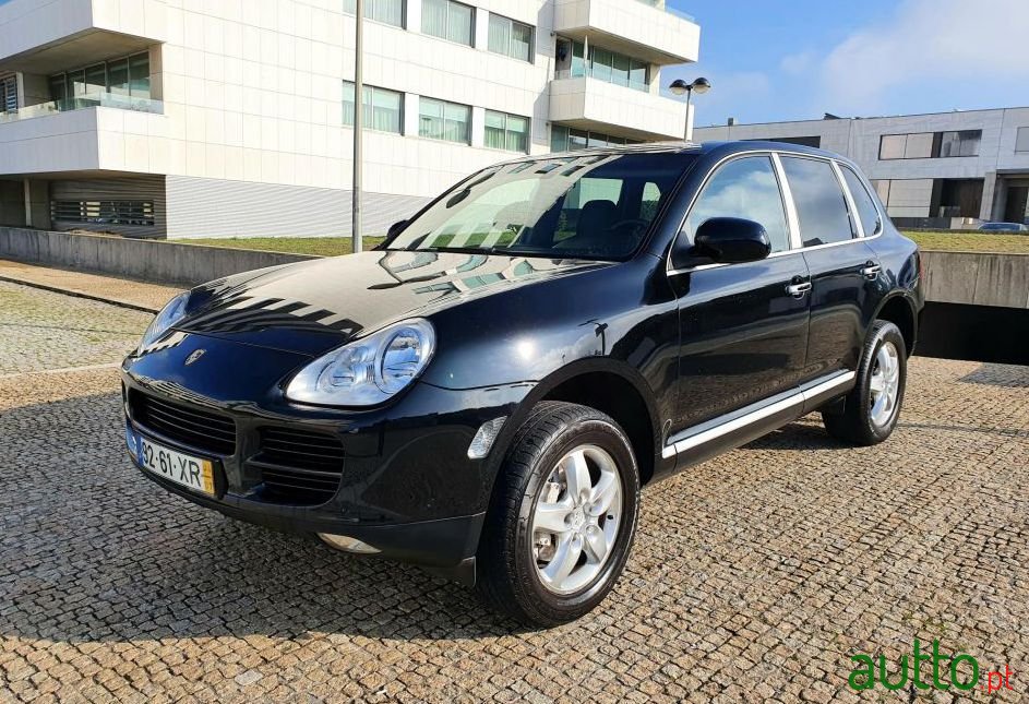 2004' Porsche Cayenne Tiptronic photo #3