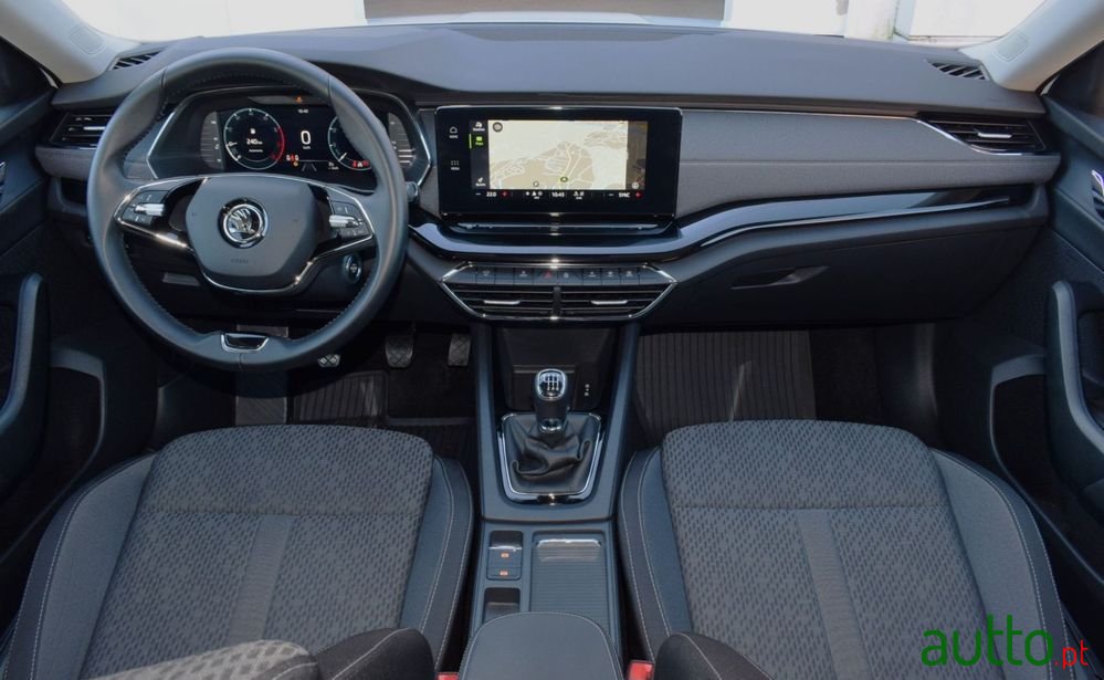 2022' Skoda Octavia Break photo #5