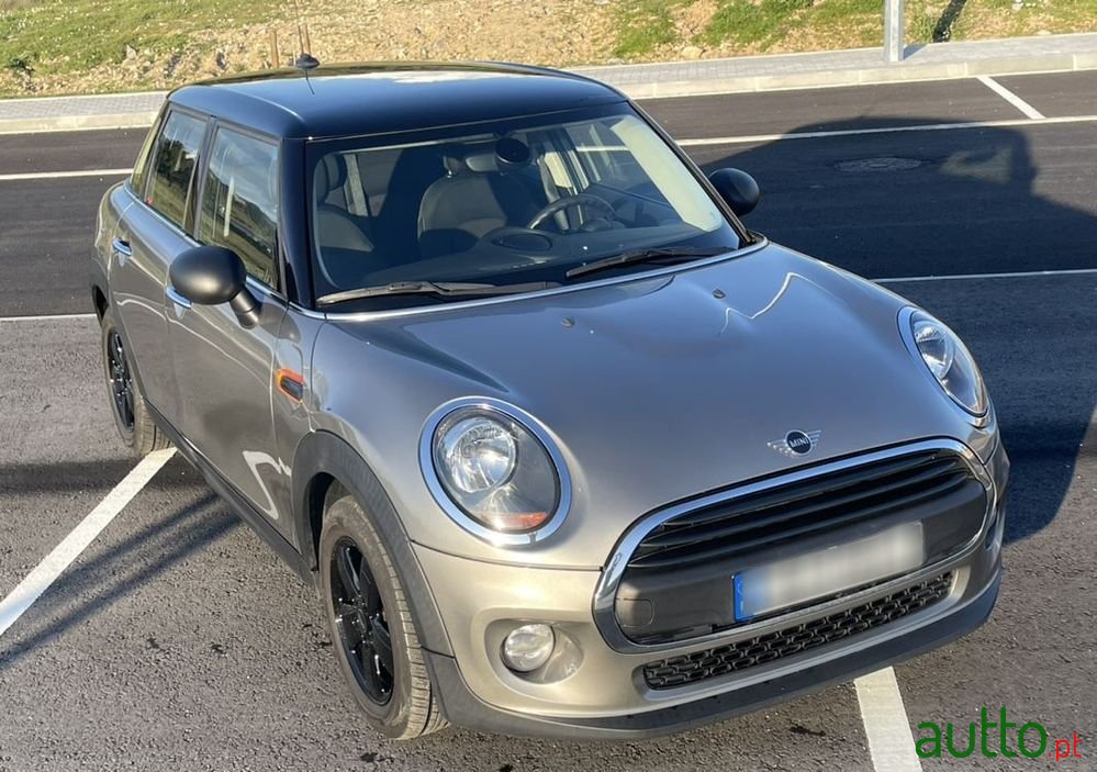 2018' MINI One D Blackyard photo #5