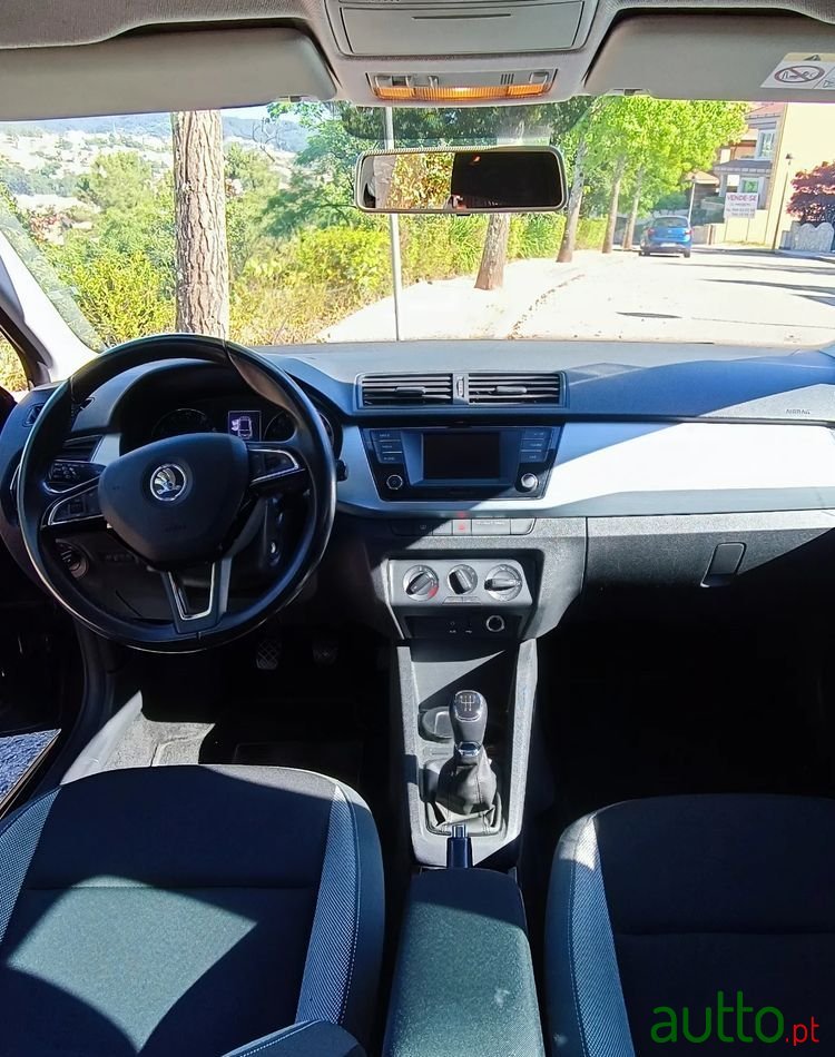 2015' Skoda Fabia 1.2 Tsi Style photo #4