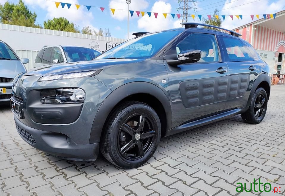 2015' Citroen C4 Cactus photo #1