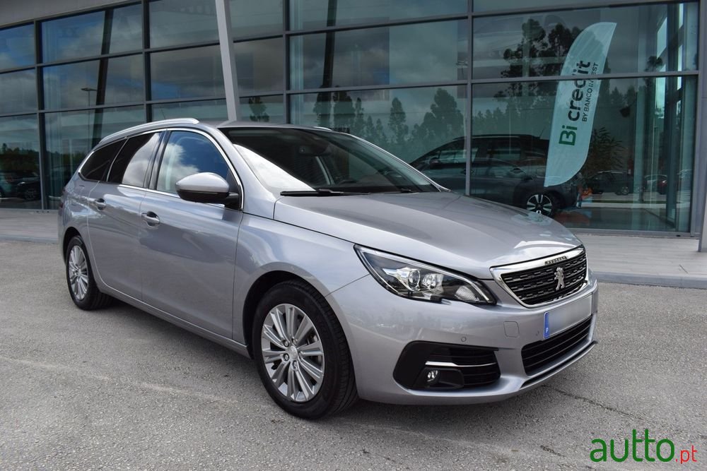 2021' Peugeot 308 Sw photo #1