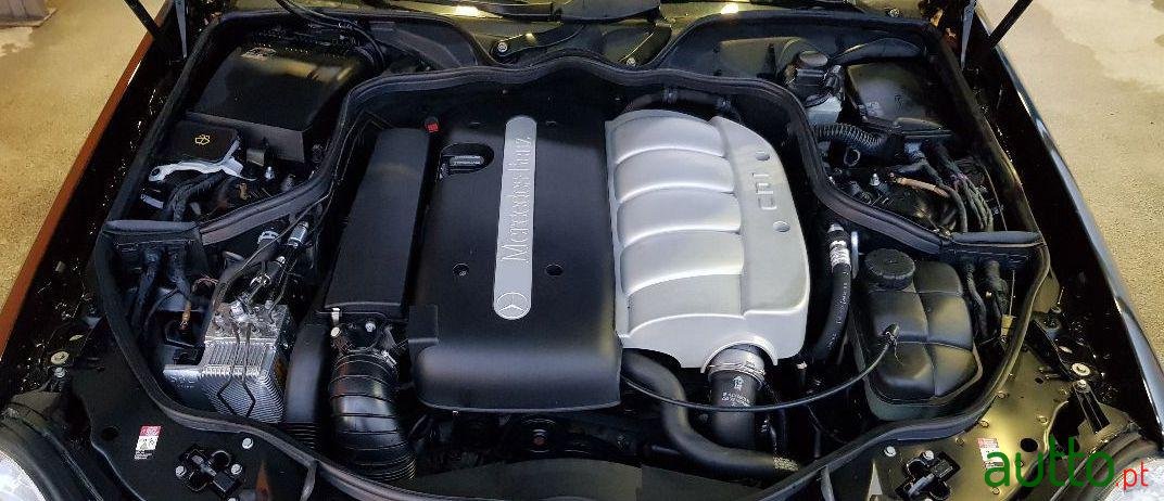 2004' Mercedes-Benz E-220 Avangard photo #2