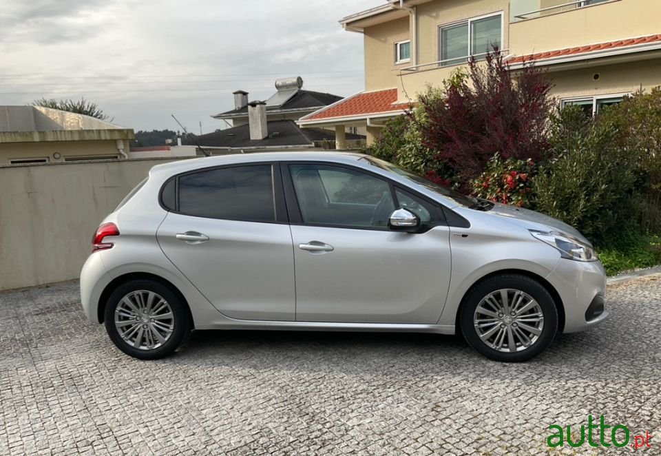 2017' Peugeot 208 photo #4