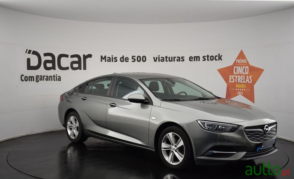 2017' Opel Insignia Grand Sport photo #1