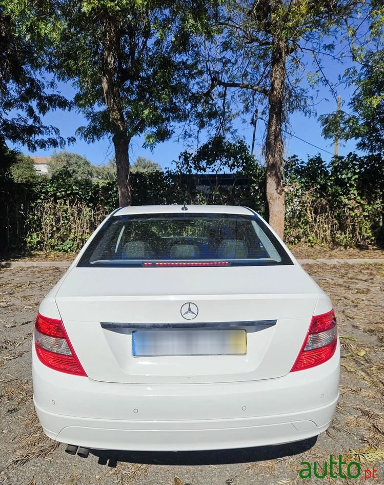 2010' Mercedes-Benz Classe C photo #5