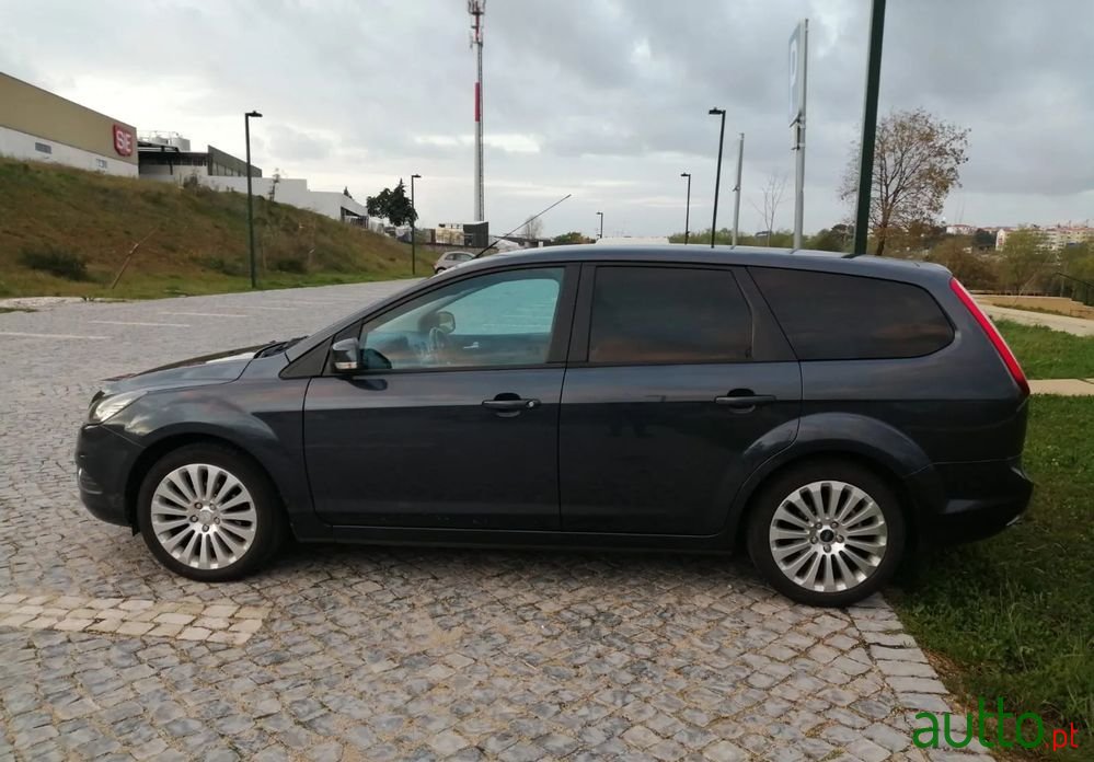 2009' Ford Focus Sw photo #1