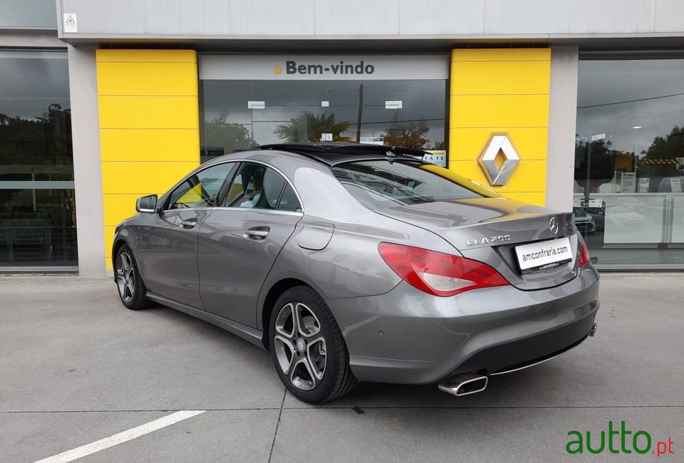 2015' Mercedes-Benz Cla-200 photo #6