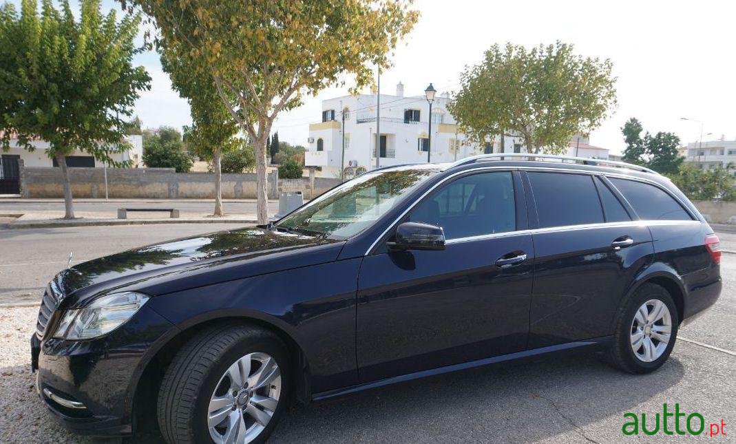 2012' Mercedes-Benz E-300 Bluetec Hybrid photo #1