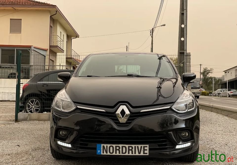 2019' Renault Clio Limited photo #2