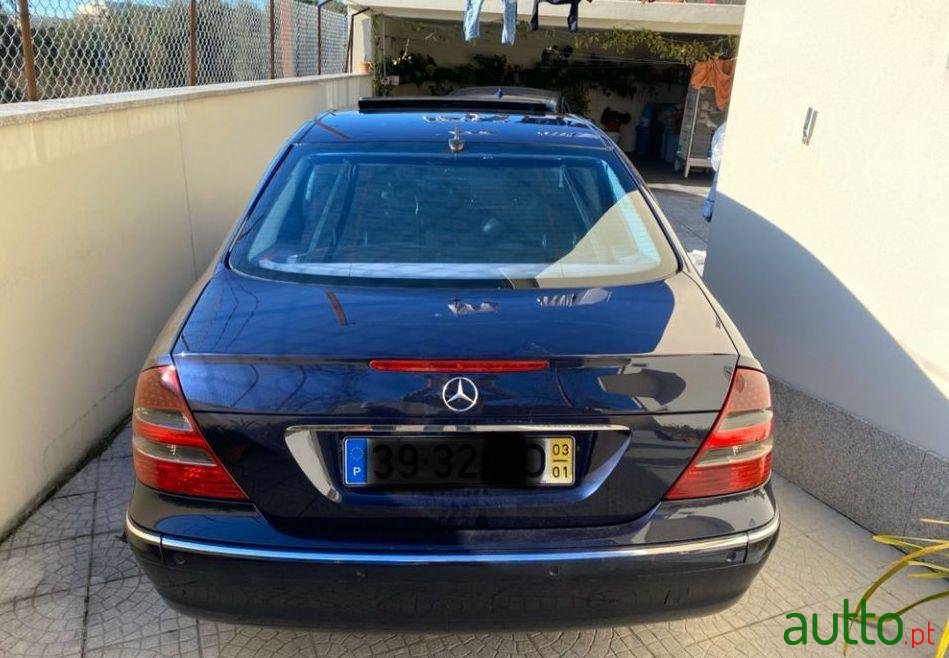 2003' Mercedes-Benz E-270 Avantgard photo #2
