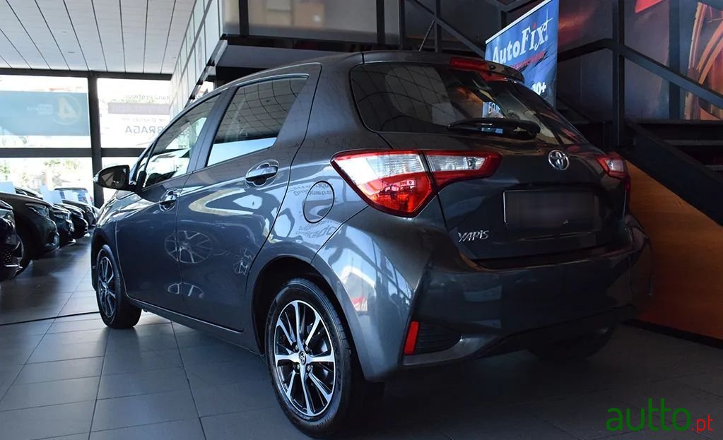 2018' Toyota Yaris photo #4