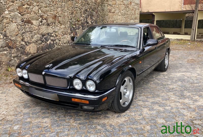 1995' Jaguar XJR photo #1