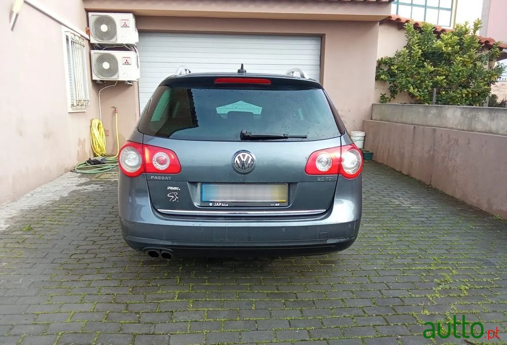 2008' Volkswagen Passat Variant photo #3