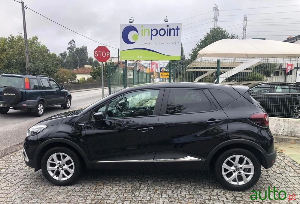 2019' Renault Captur photo #1