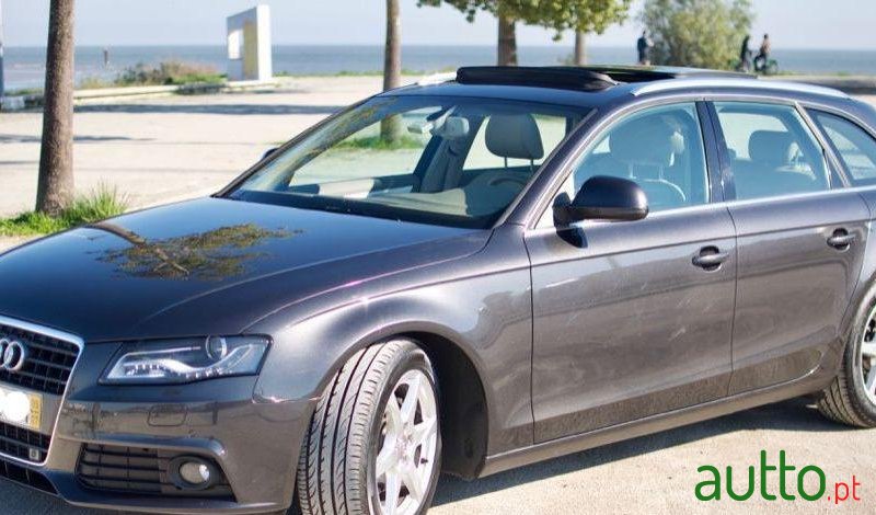 2009' Audi A4 Avant photo #2