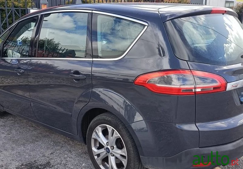 2011' Ford S-Max photo #3