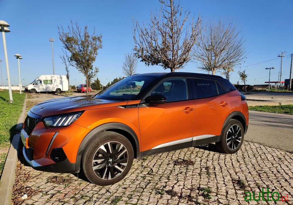 2020' Peugeot 2008 photo #2