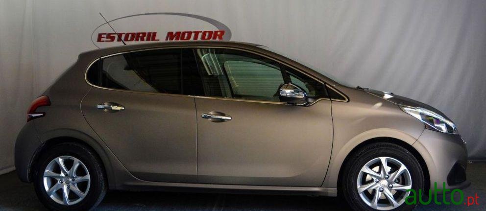 2015' Peugeot 208 photo #1