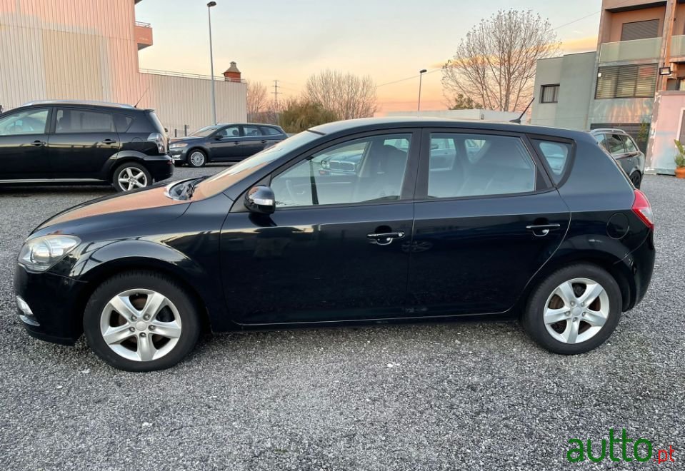 2010' Kia Ceed photo #3