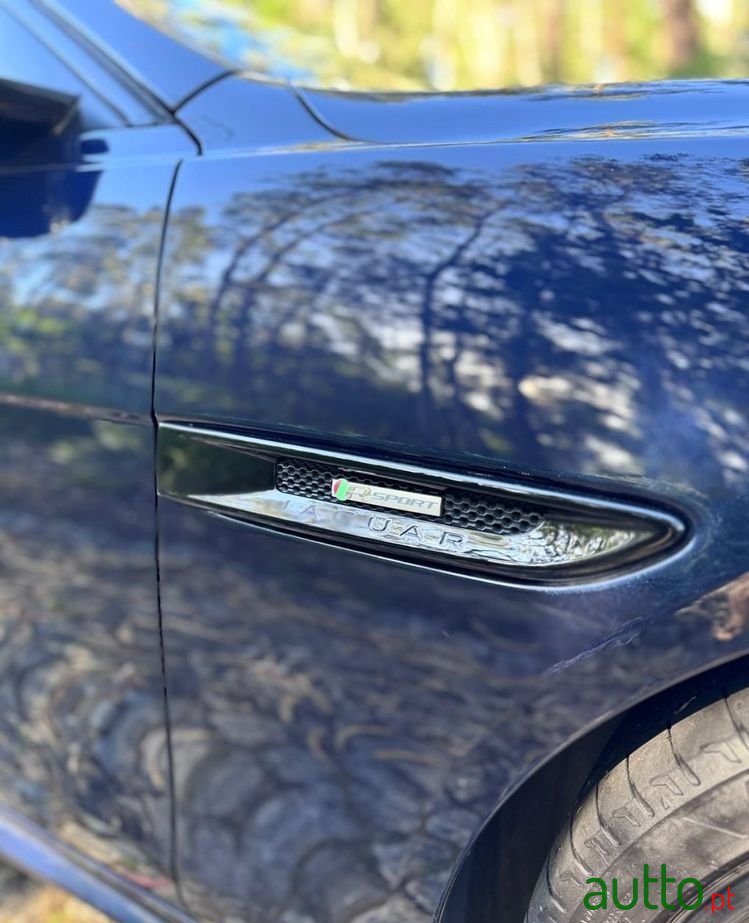 2018' Jaguar XE 2.0 D R-Sport Aut. photo #6