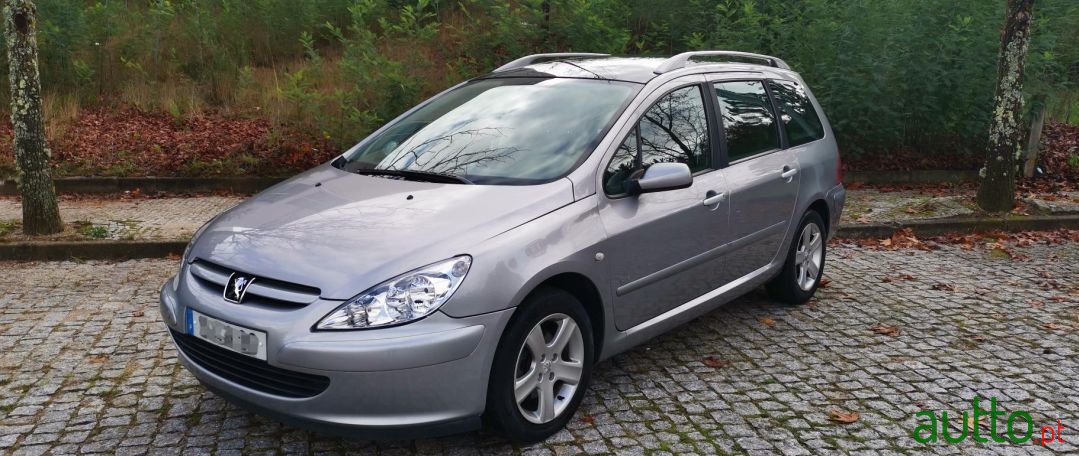 2005' Peugeot 307 Sw photo #2