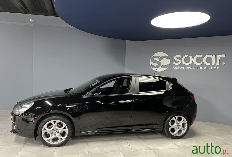 2019' Alfa Romeo Giulietta photo #4