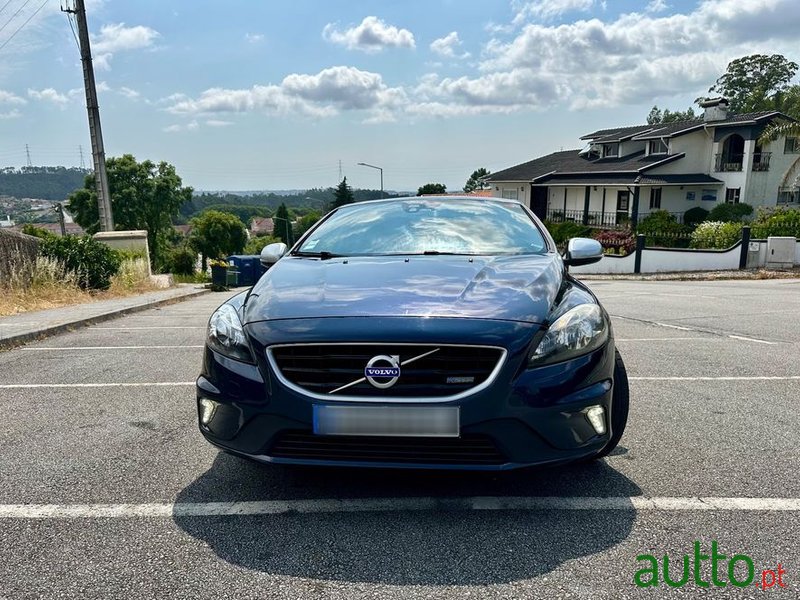 2013' Volvo V40 1.6 D2 R-Design photo #2