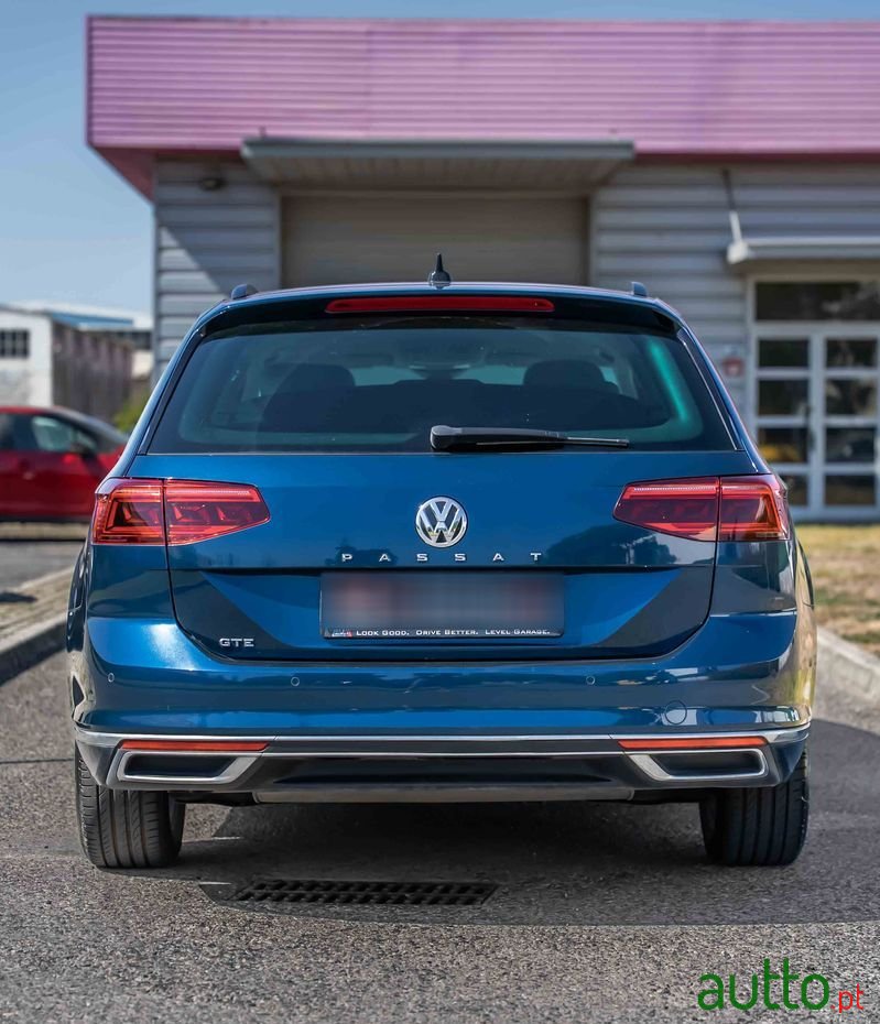 2020' Volkswagen Passat Variant photo #6