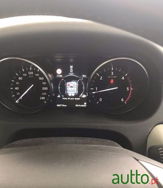 2017' Land Rover Discovery Sport photo #5