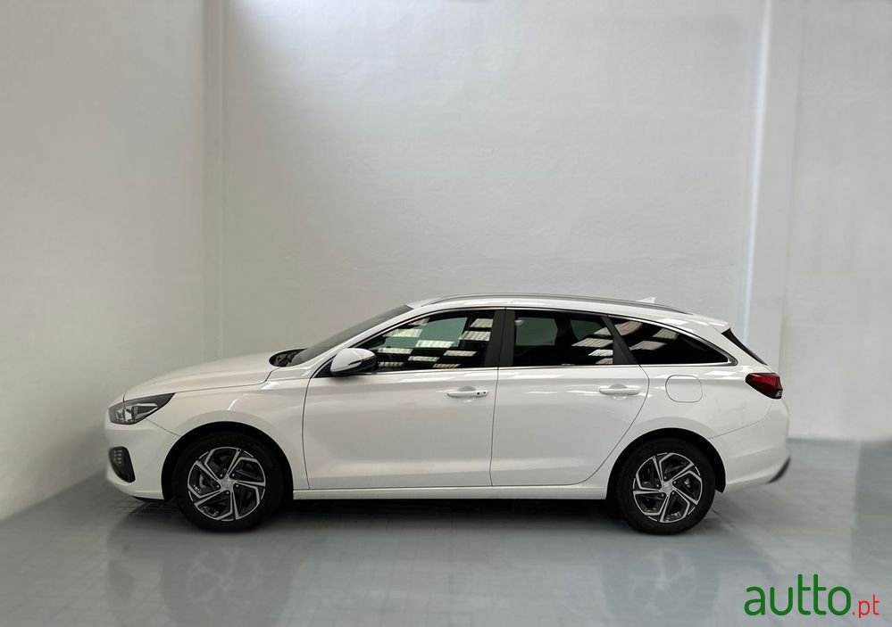 2023' Hyundai i30 Sw photo #4