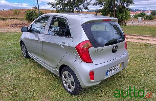 2012' Kia Picanto photo #4