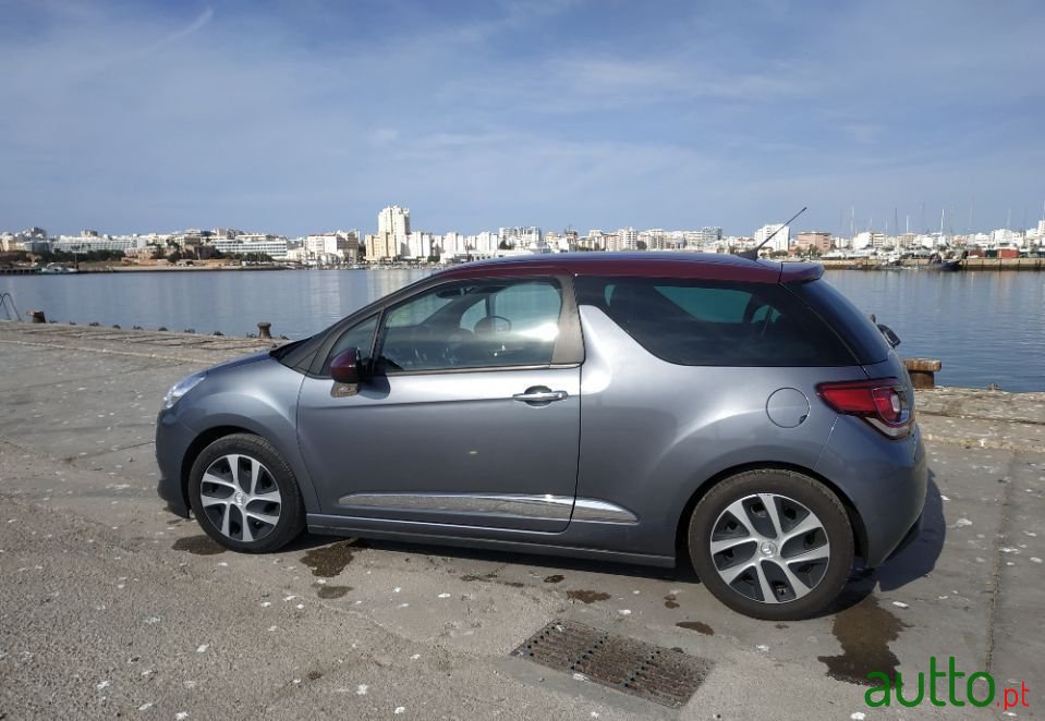 2012' Citroen DS3 photo #2