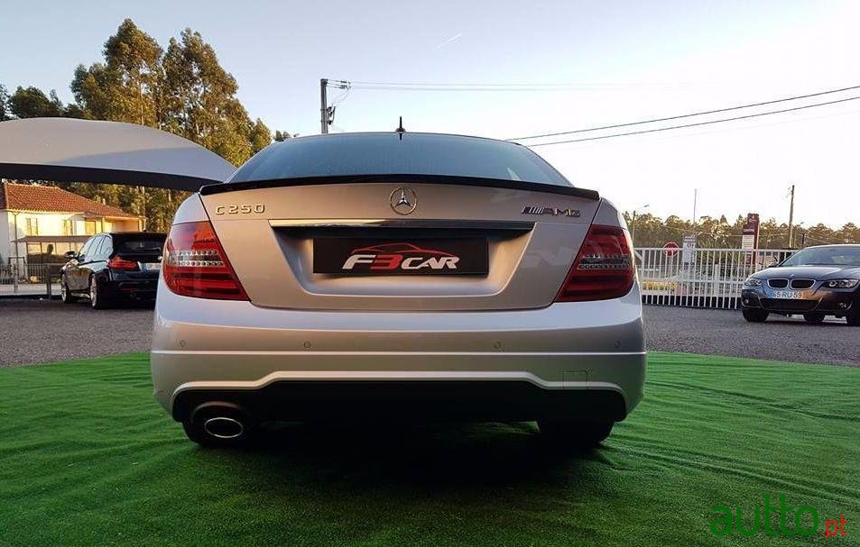 2012' Mercedes-Benz C-250 photo #1