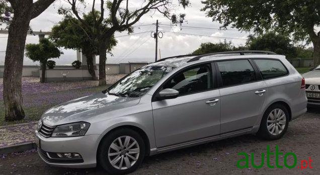 2013' Volkswagen Passat Variant photo #2