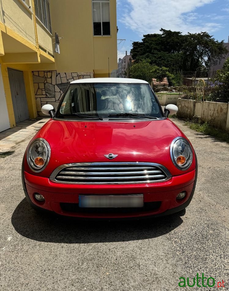 2007' MINI Cooper Standard photo #2