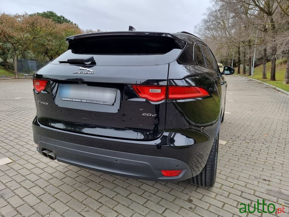 2017' Jaguar F-Pace photo #7